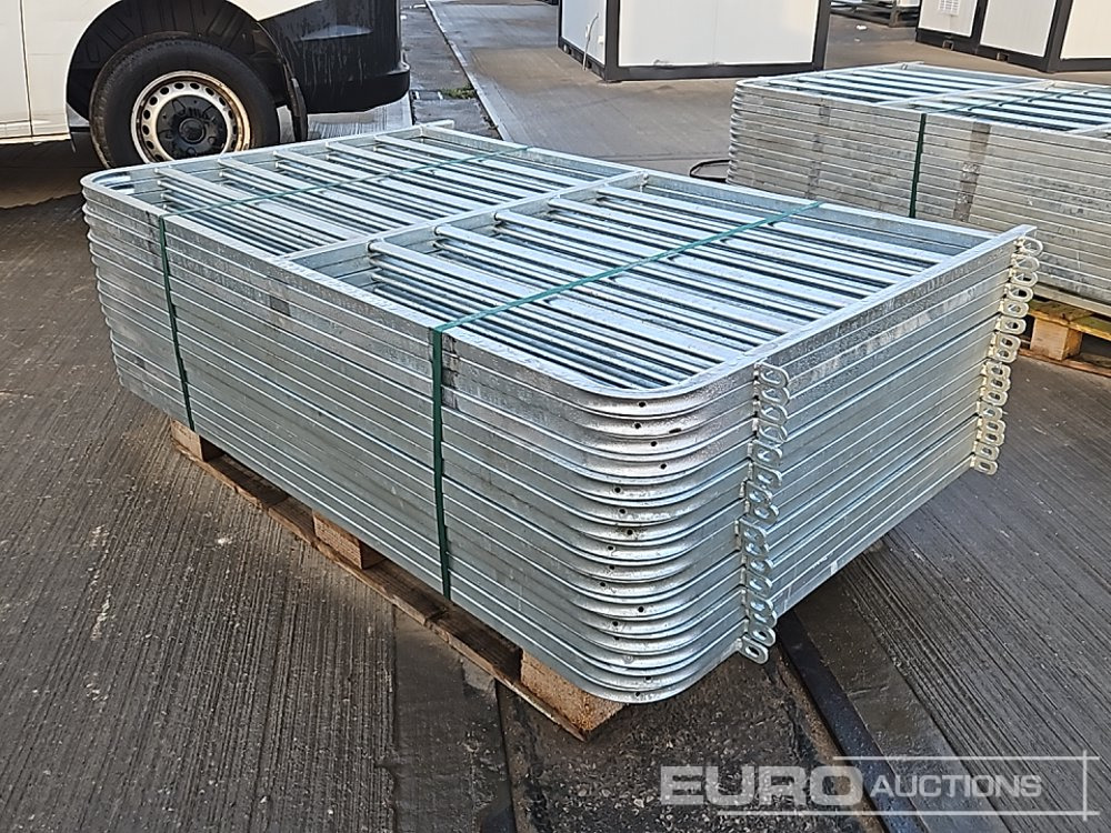 Unused 5' Galvanised Sheep Hurdle (16 of) - Maquinaria agrícola: foto 1 Unused 5' Galvanised Sheep Hurdle (16 of) - Maquinaria agrícola: foto 1