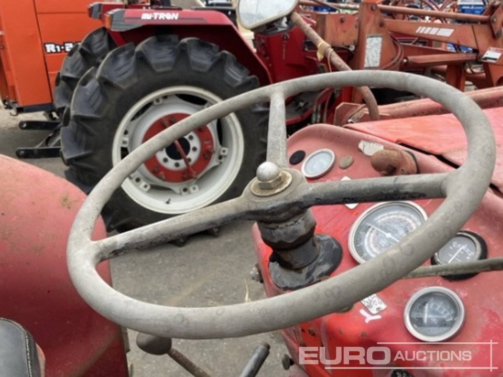 Massey Ferguson 135 - Tractor: foto 5 Massey Ferguson 135 - Tractor: foto 5