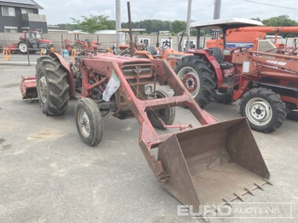 Massey Ferguson 135 - Tractor: foto 4 Massey Ferguson 135 - Tractor: foto 4