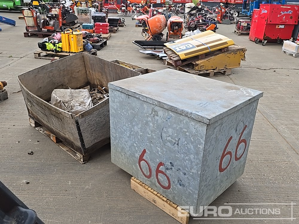 Taarup Mower Gearbox (2 of), Pallet of Tipping/Bucket Links, Pallet of Bucket Pins, JCB Bucket Link, Pallet of Bushes, Steel Vault, Chain Pullers - Recambio: foto 3 Taarup Mower Gearbox (2 of), Pallet of Tipping/Bucket Links, Pallet of Bucket Pins, JCB Bucket Link, Pallet of Bushes, Steel Vault, Chain Pullers - Recambio: foto 3