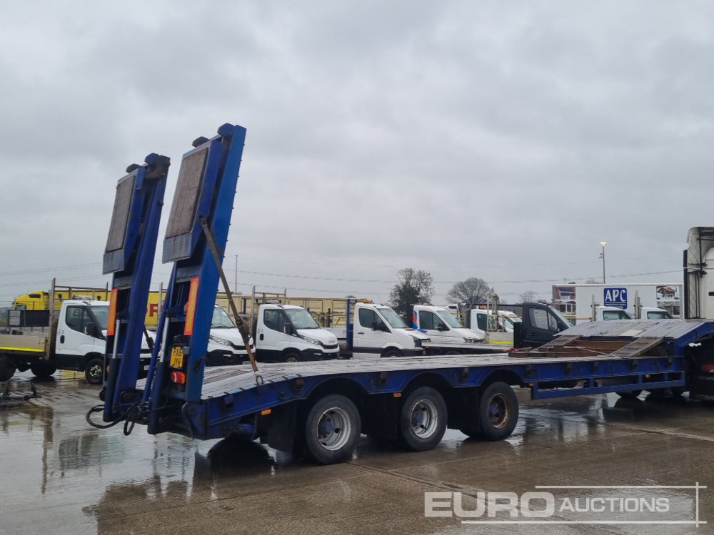Tirsan Tri Axle Step Frame Low Loader Trailer, Neck Ramps, Out Riggers, Hydraulic Flip Toe Ramps - Semirremolque góndola rebajadas: foto 5 Tirsan Tri Axle Step Frame Low Loader Trailer, Neck Ramps, Out Riggers, Hydraulic Flip Toe Ramps - Semirremolque góndola rebajadas: foto 5