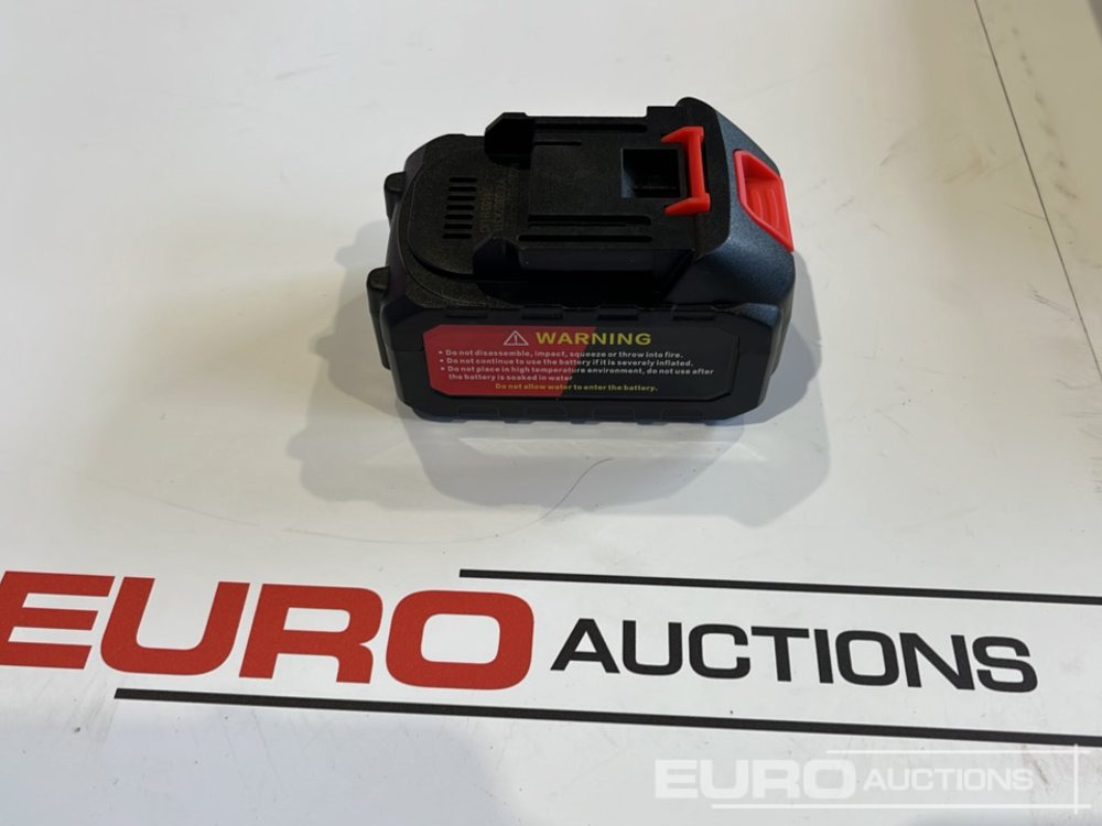 Equipo de construcción Unused Boss 21 Volt Lithium Battery Cordless Grease Gun, 2 Batteries, Case, Shoulder Strap, Extension Pieces & Fittings: foto 8
