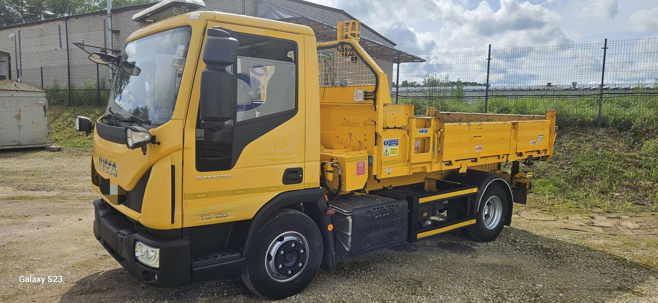 Iveco EuroCargo 75 75E160 - Camión volquete: foto 1 Iveco EuroCargo 75 75E160 - Camión volquete: foto 1