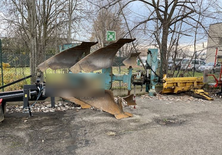 Aratro usato Nuova Comas - Arado: foto 1 Aratro usato Nuova Comas - Arado: foto 1