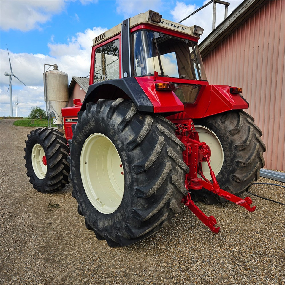 CASE IH 1255 XL - Tractor: foto 4 CASE IH 1255 XL - Tractor: foto 4