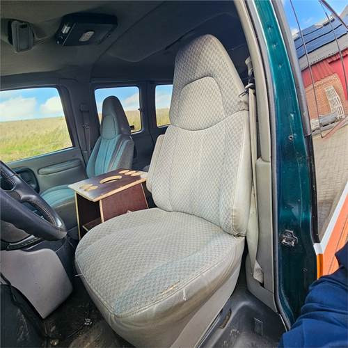 Furgoneta de pasajeros Chevrolet Express Van 2500: foto 9