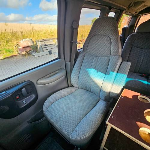 Furgoneta de pasajeros Chevrolet Express Van 2500: foto 10