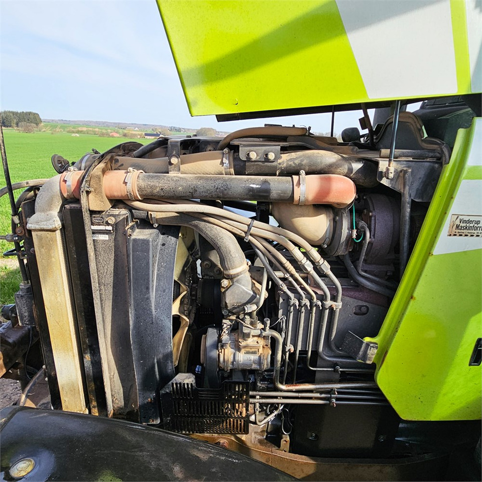 Tractor Claas ARION 640: foto 28