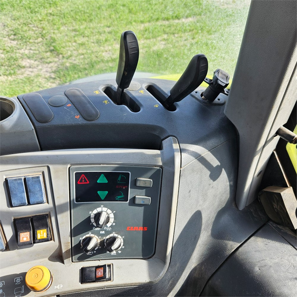 Tractor Claas ARION 640: foto 15