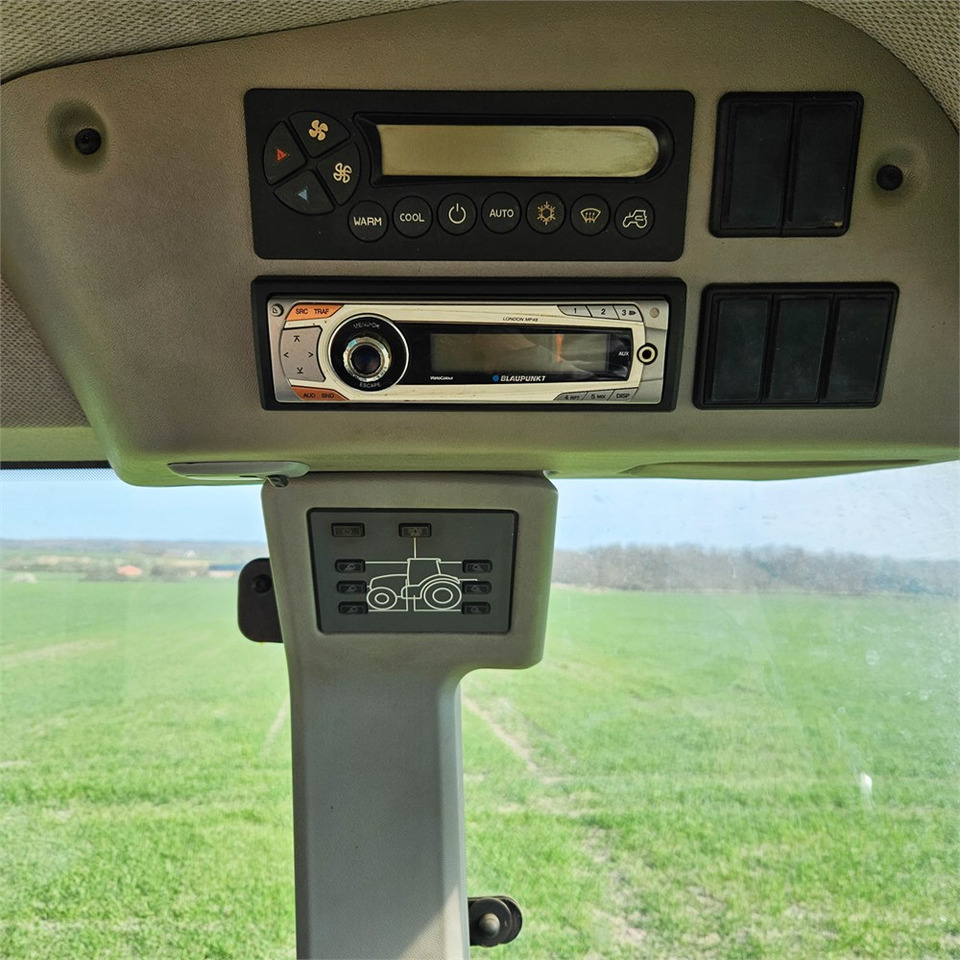Tractor Claas ARION 640: foto 21