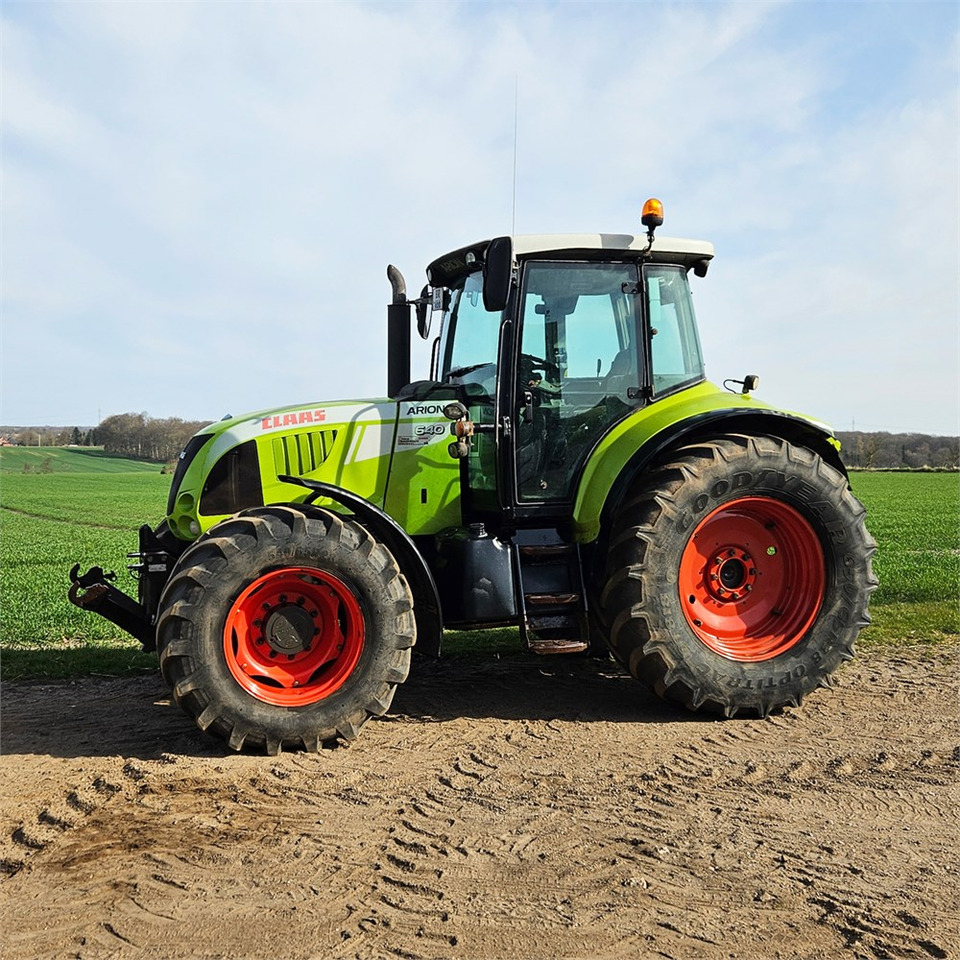 Tractor Claas ARION 640: foto 8