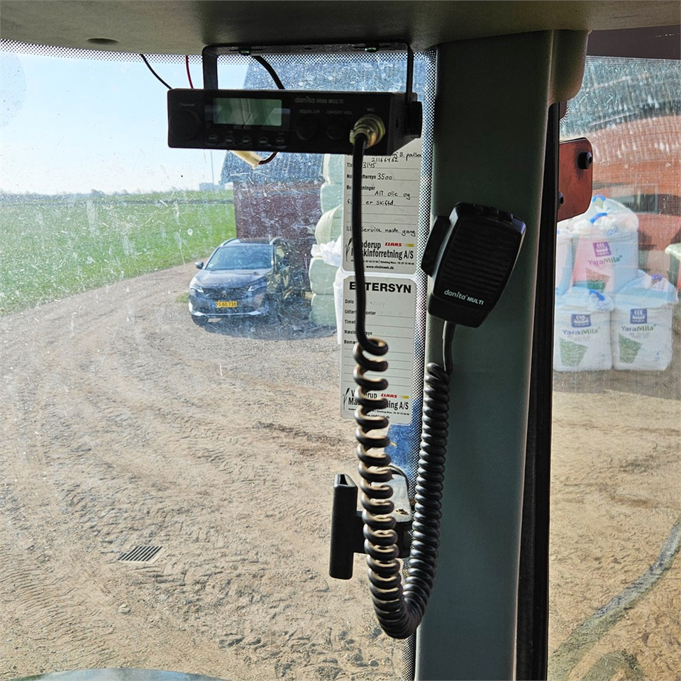 Tractor Claas ARION 640: foto 22