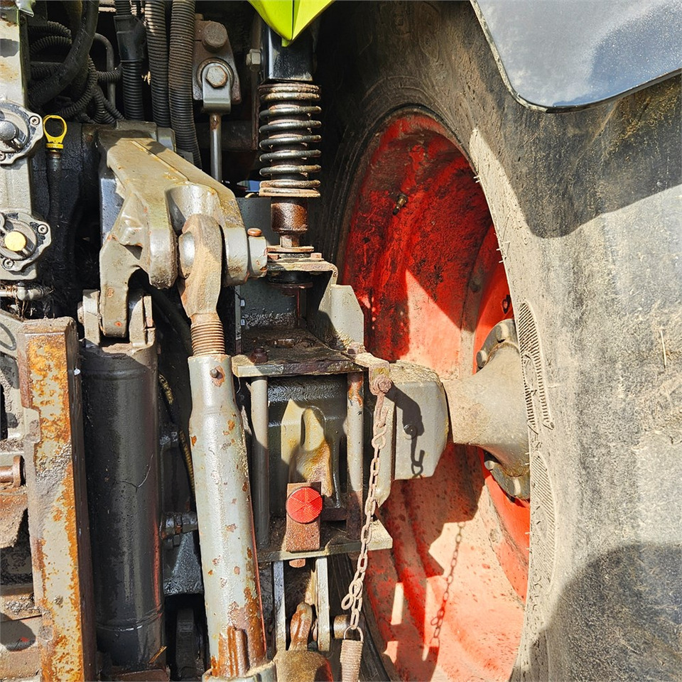 Tractor Claas ARION 640: foto 34