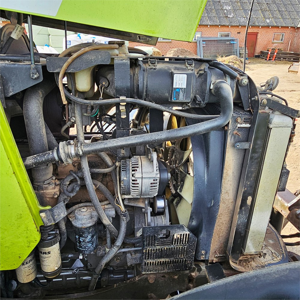 Tractor Claas ARION 640: foto 30