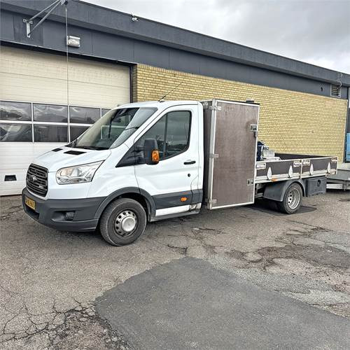 Ford Transit 2.2 TDCi (155HK) Chassis RWD Man - Camión caja abierta: foto 1 Ford Transit 2.2 TDCi (155HK) Chassis RWD Man - Camión caja abierta: foto 1