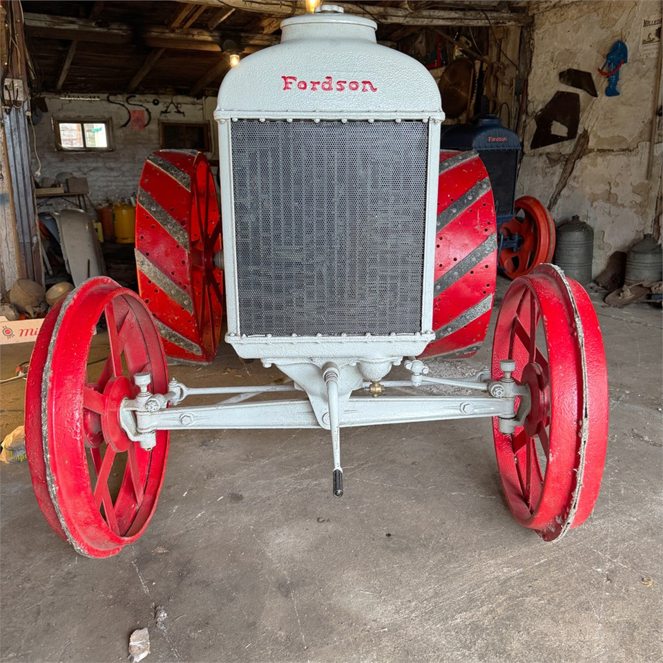 Fordson F - Tractor: foto 3 Fordson F - Tractor: foto 3