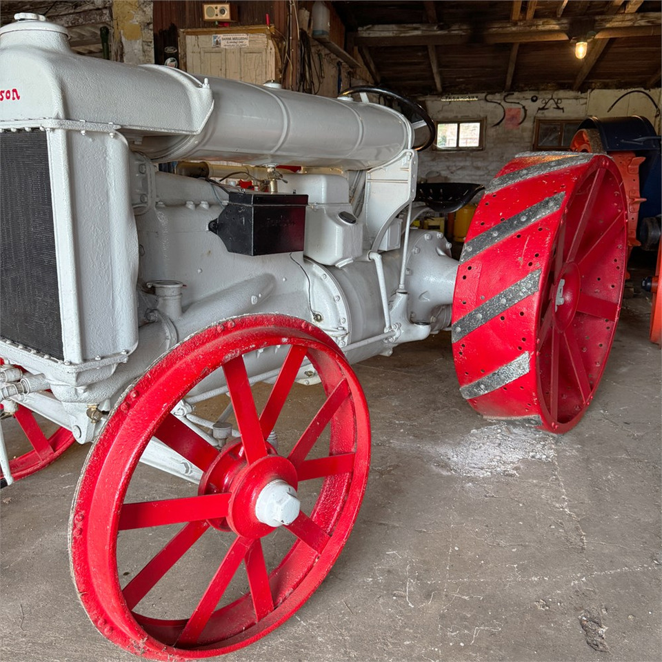 Fordson F - Tractor: foto 5 Fordson F - Tractor: foto 5