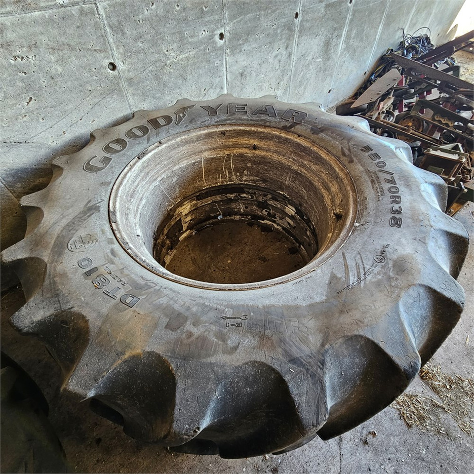 Tractor Goodyear 580/70R38: foto 6
