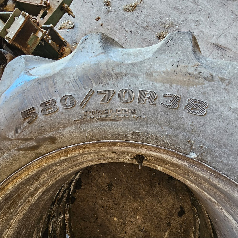 Tractor Goodyear 580/70R38: foto 9