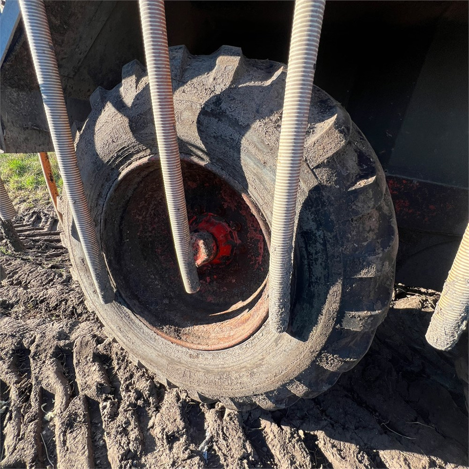 Maquinaria para fertilización Harsø HV 615: foto 16