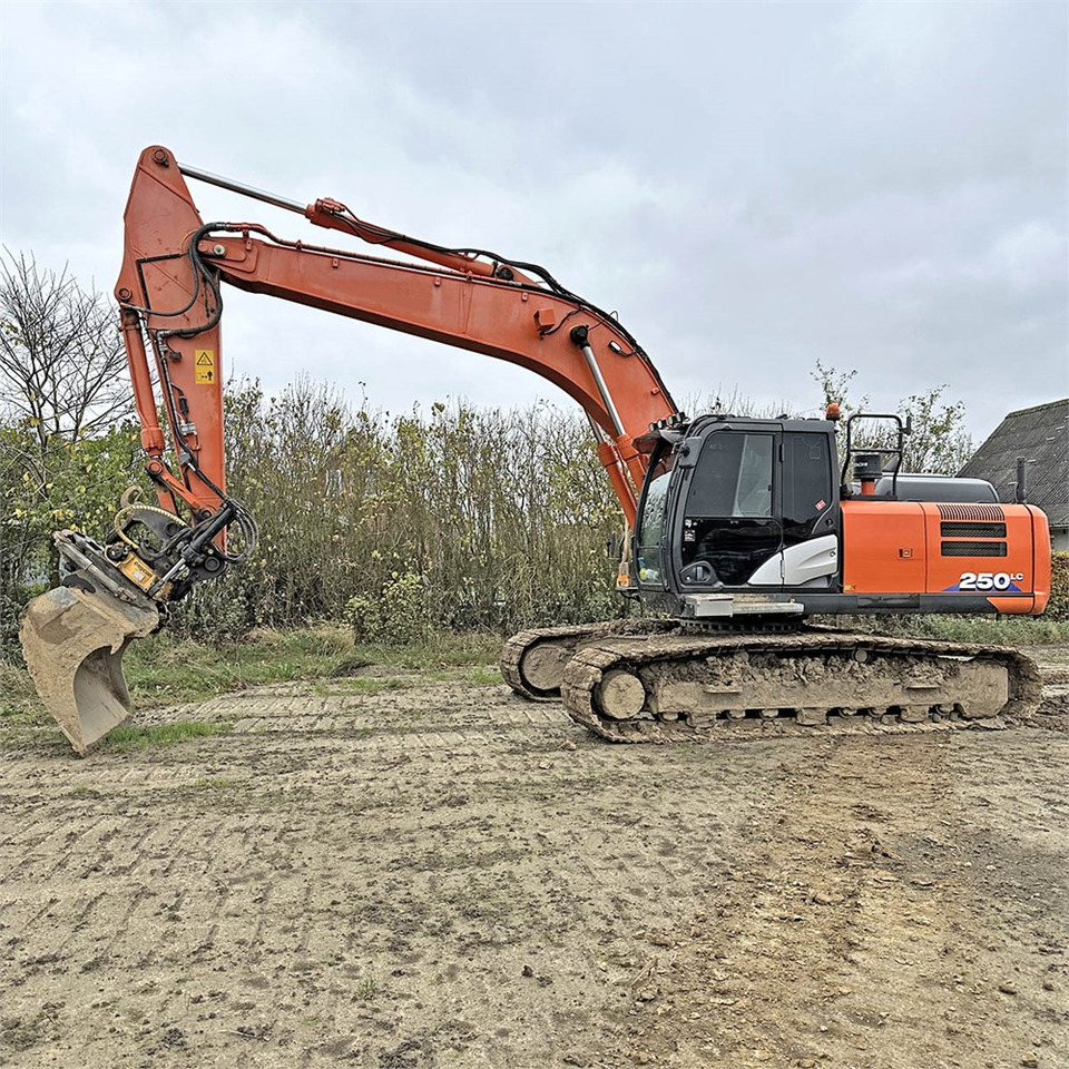 Hitachi ZX250 LC-6 - Excavadora de cadenas: foto 1 Hitachi ZX250 LC-6 - Excavadora de cadenas: foto 1