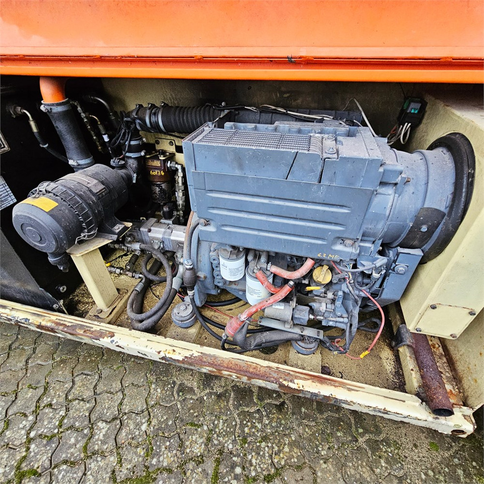 Plataforma de tijeras JLG 203-24: foto 16 Plataforma de tijeras JLG 203-24: foto 16