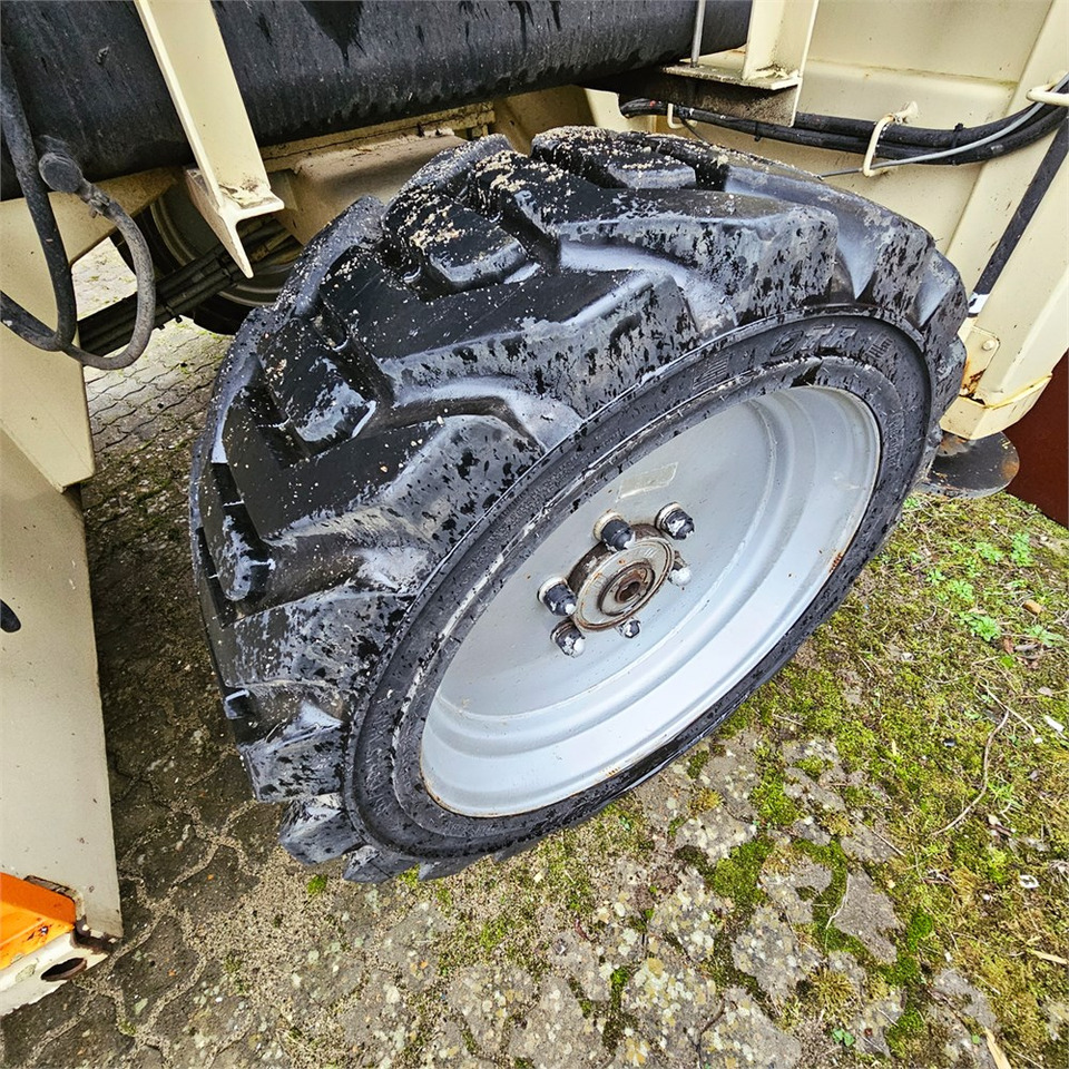 Plataforma de tijeras JLG 203-24: foto 34 Plataforma de tijeras JLG 203-24: foto 34