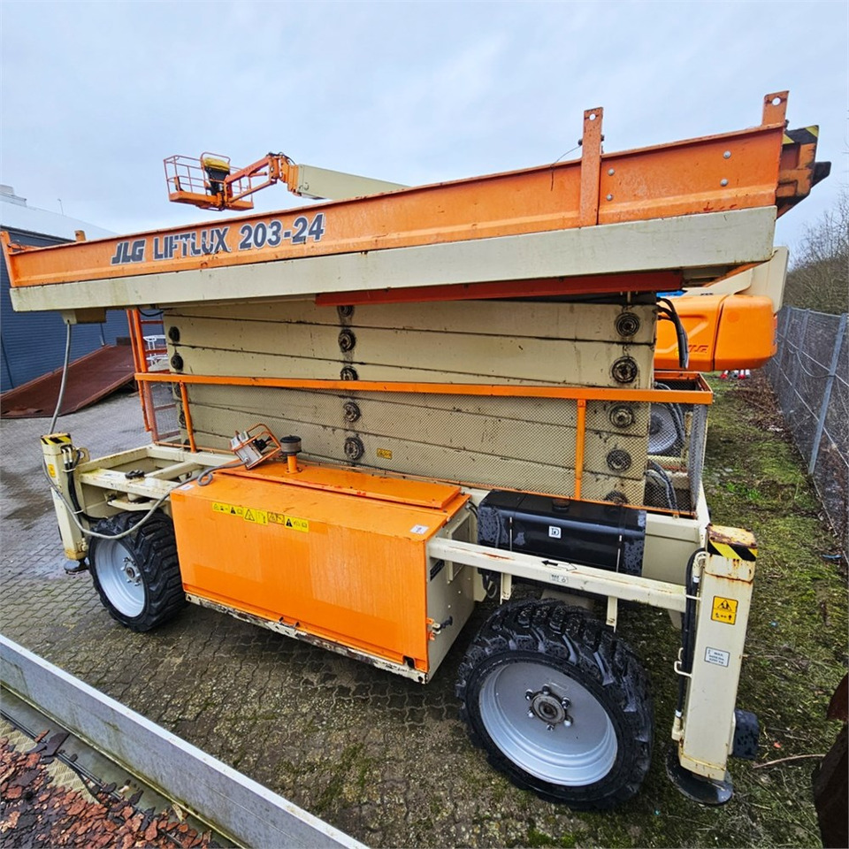 Plataforma de tijeras JLG 203-24: foto 6 Plataforma de tijeras JLG 203-24: foto 6