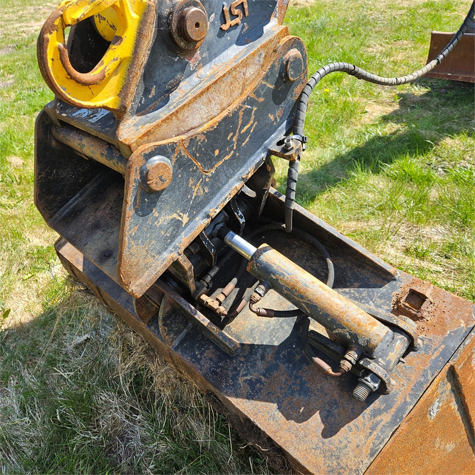 Arrendamiento de Komatsu PC 55 MR-3 Komatsu PC 55 MR-3: foto 34