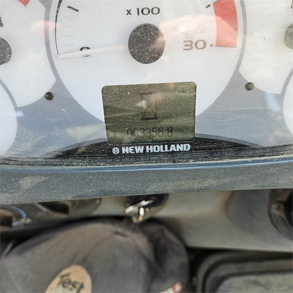 Arrendamiento de New Holland B115 B New Holland B115 B: foto 21