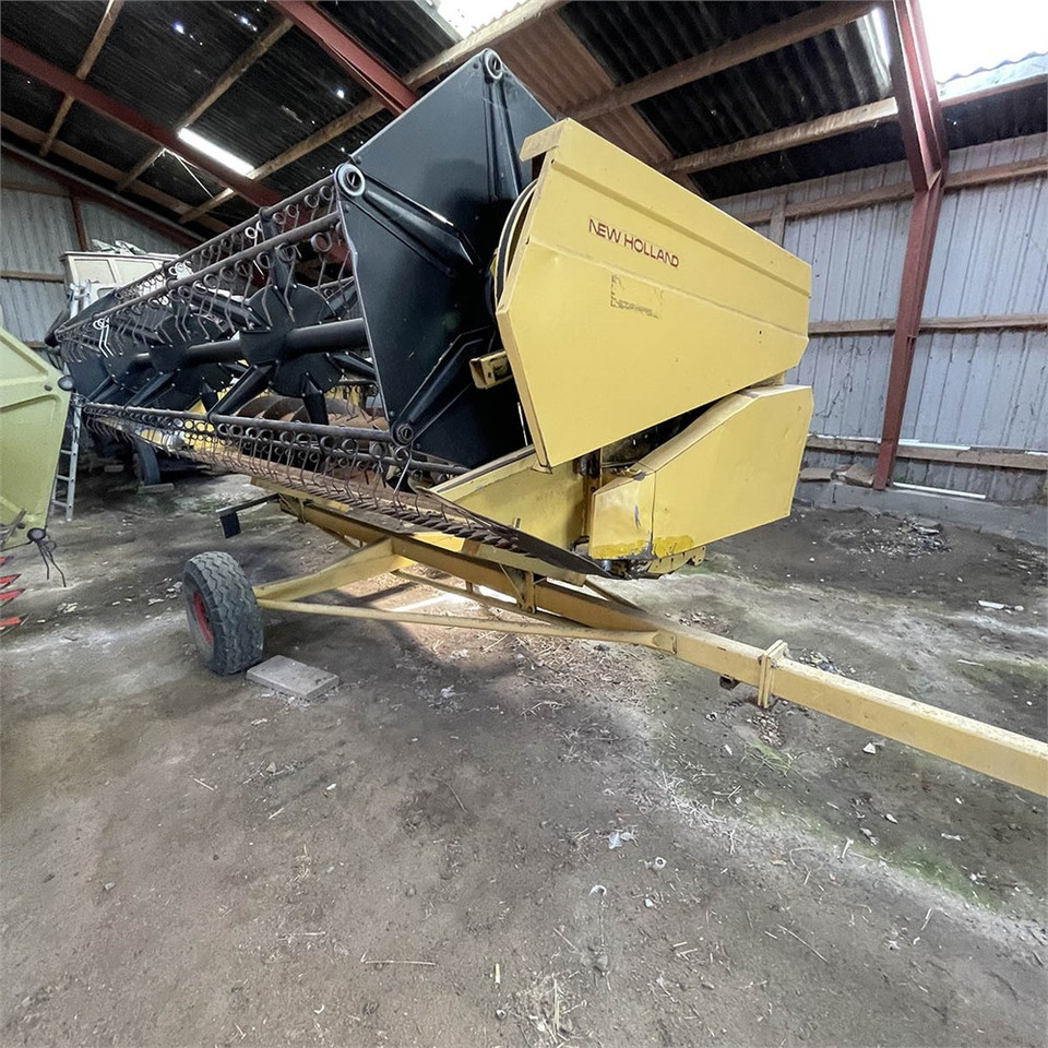 Arrendamiento de New Holland TX 30 New Holland TX 30: foto 34