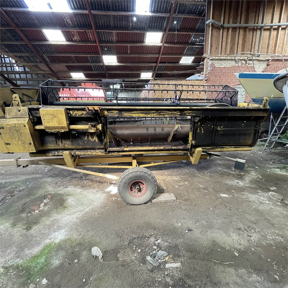 Arrendamiento de New Holland TX 30 New Holland TX 30: foto 48