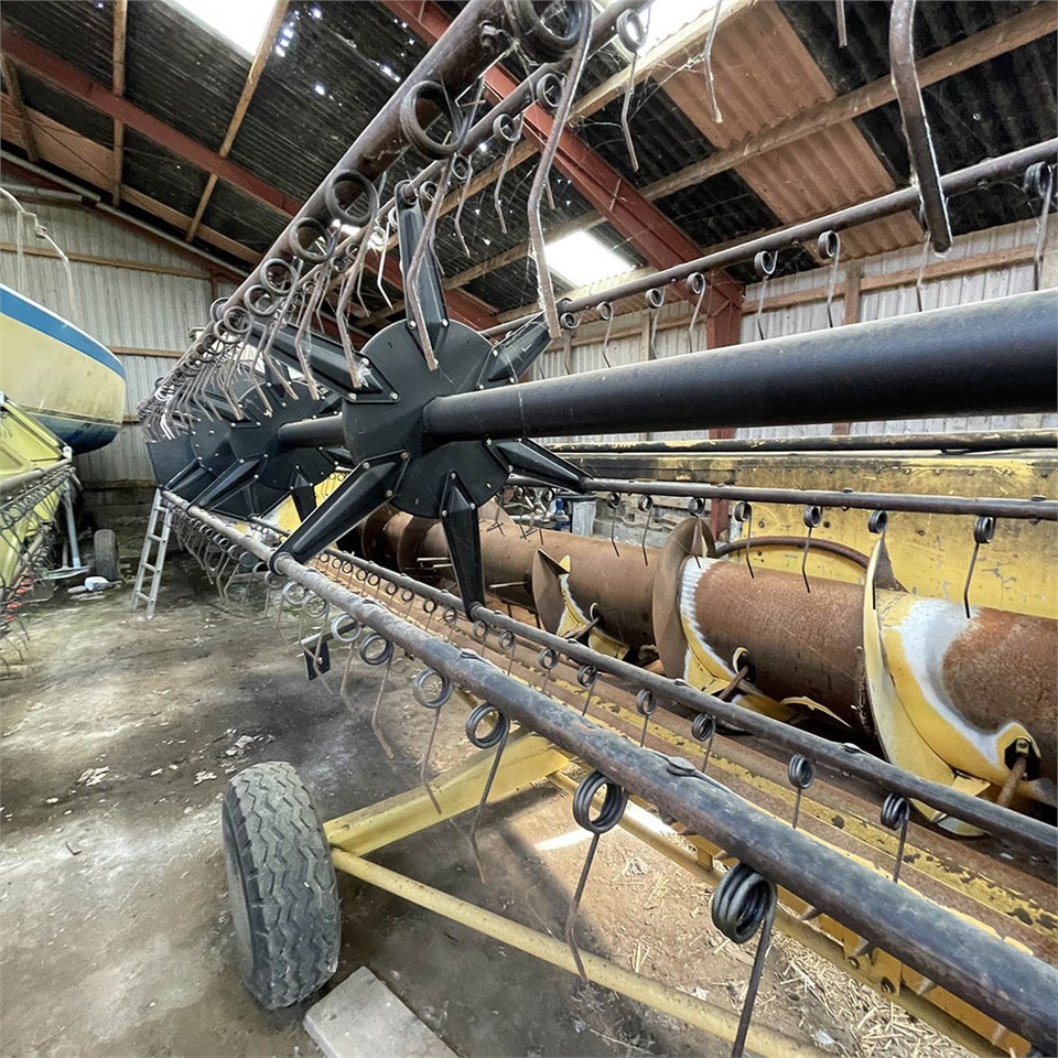 Arrendamiento de New Holland TX 30 New Holland TX 30: foto 36