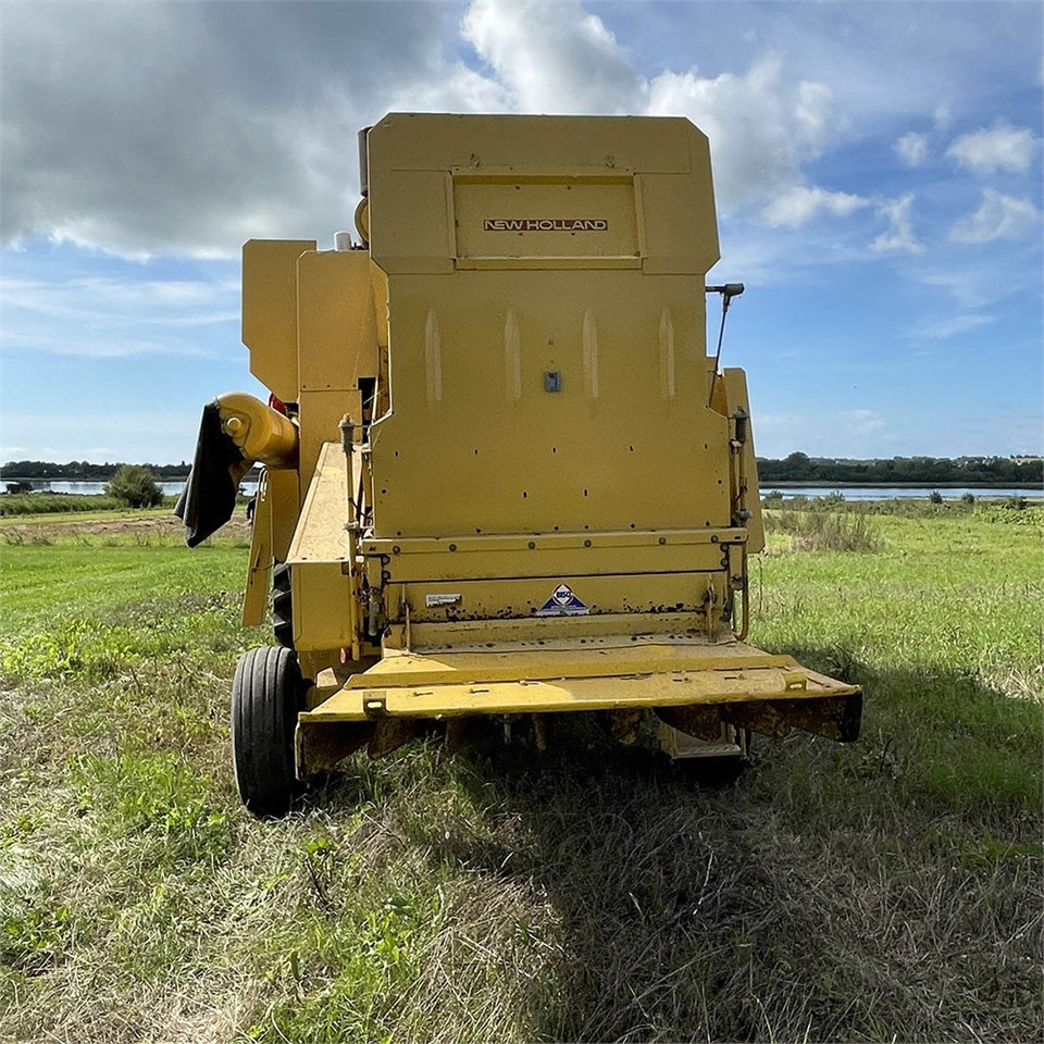 Arrendamiento de New Holland TX 30 New Holland TX 30: foto 6