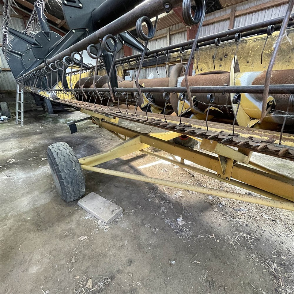 Arrendamiento de New Holland TX 30 New Holland TX 30: foto 38