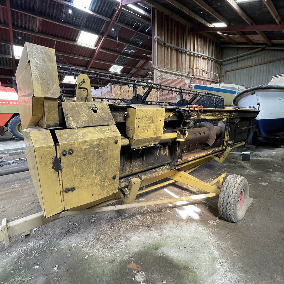 Arrendamiento de New Holland TX 30 New Holland TX 30: foto 39