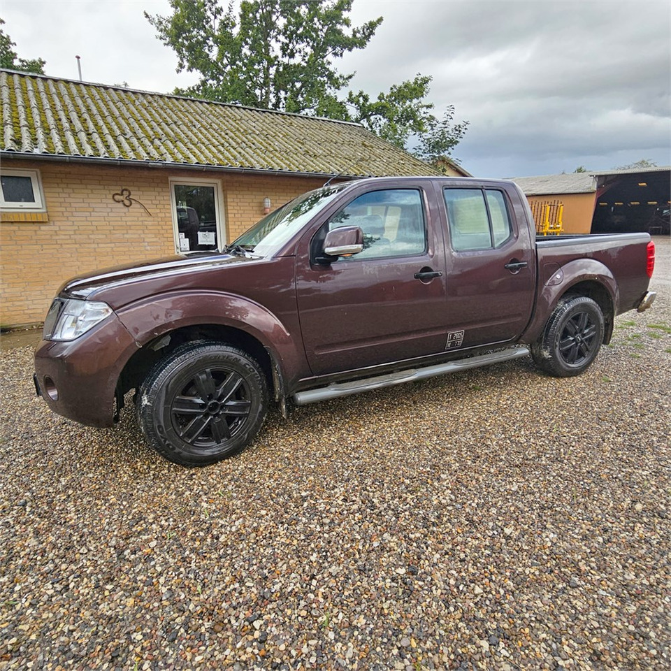 Nissan Navara 2,5 Dci Dc 4wd - Pick-up: foto 1 Nissan Navara 2,5 Dci Dc 4wd - Pick-up: foto 1