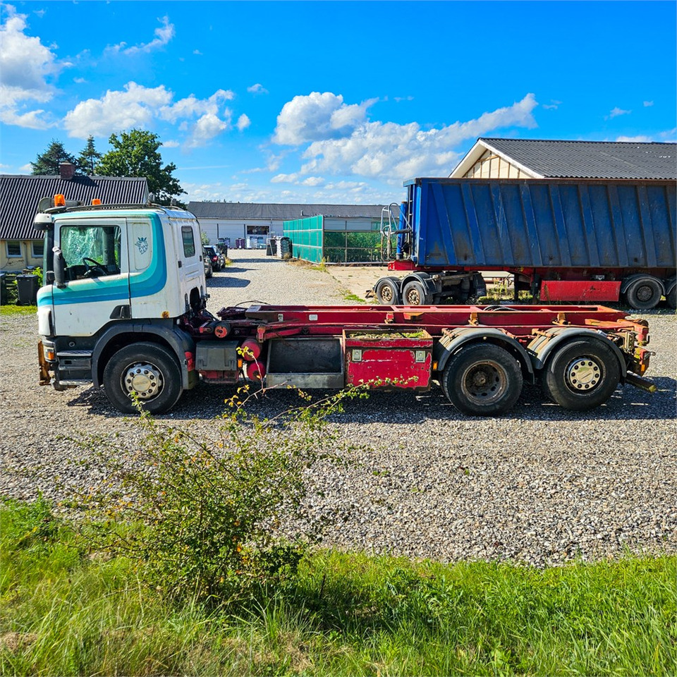 Scania P310 - Camión con equipo de cable: foto 2 Scania P310 - Camión con equipo de cable: foto 2
