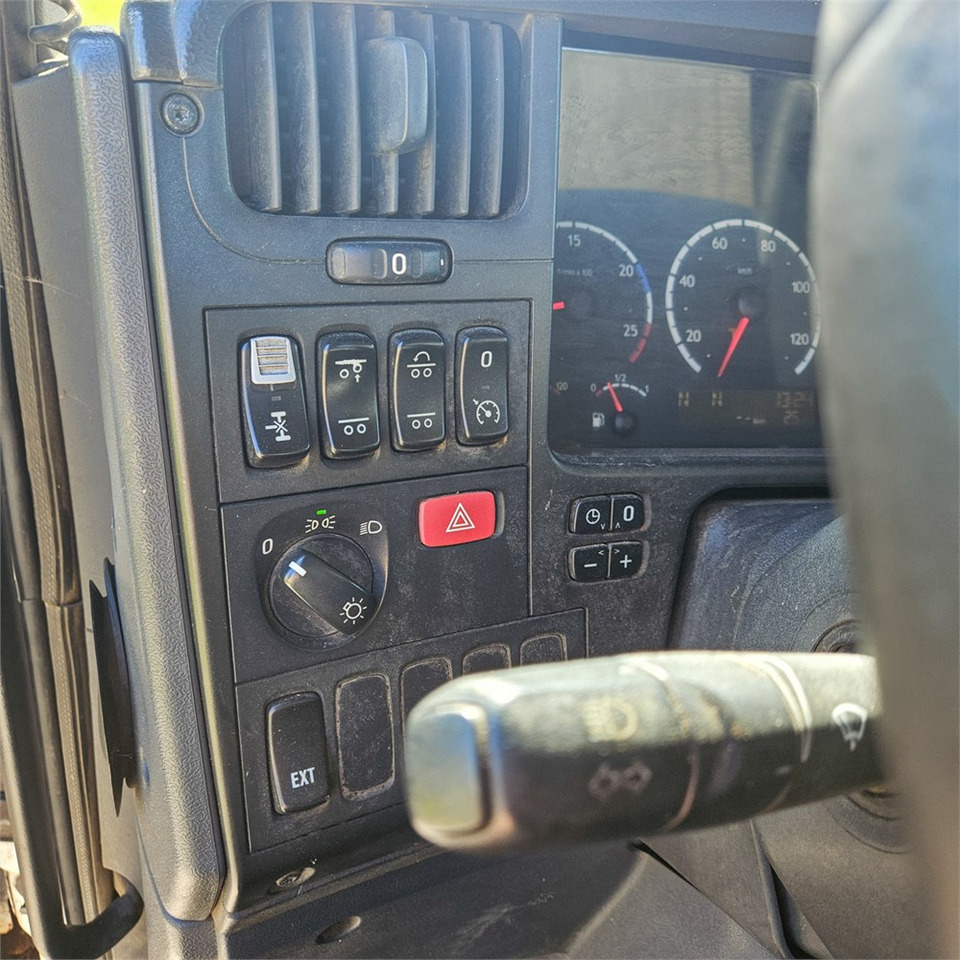 Camión con equipo de cable Scania P310: foto 20