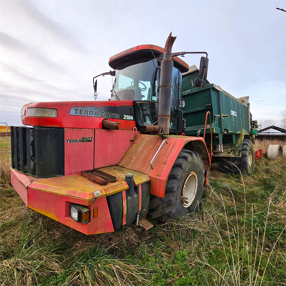 Terragator 2104 - Maquinaria para fertilización: foto 1 Terragator 2104 - Maquinaria para fertilización: foto 1