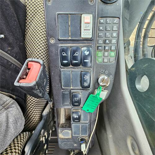 Excavadora de cadenas Volvo EC300 DL: foto 27 Excavadora de cadenas Volvo EC300 DL: foto 27