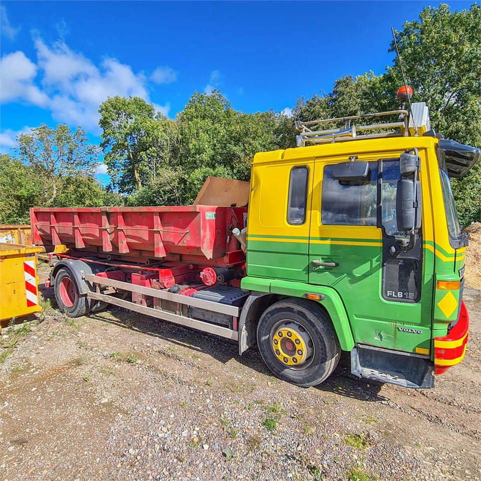 Volvo FL612 - Camión con equipo de cable: foto 5 Volvo FL612 - Camión con equipo de cable: foto 5