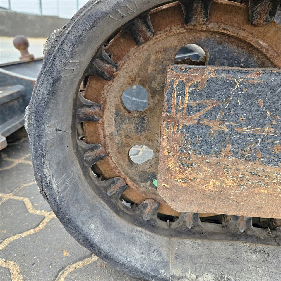 Miniexcavadora Yanmar SV18: foto 22