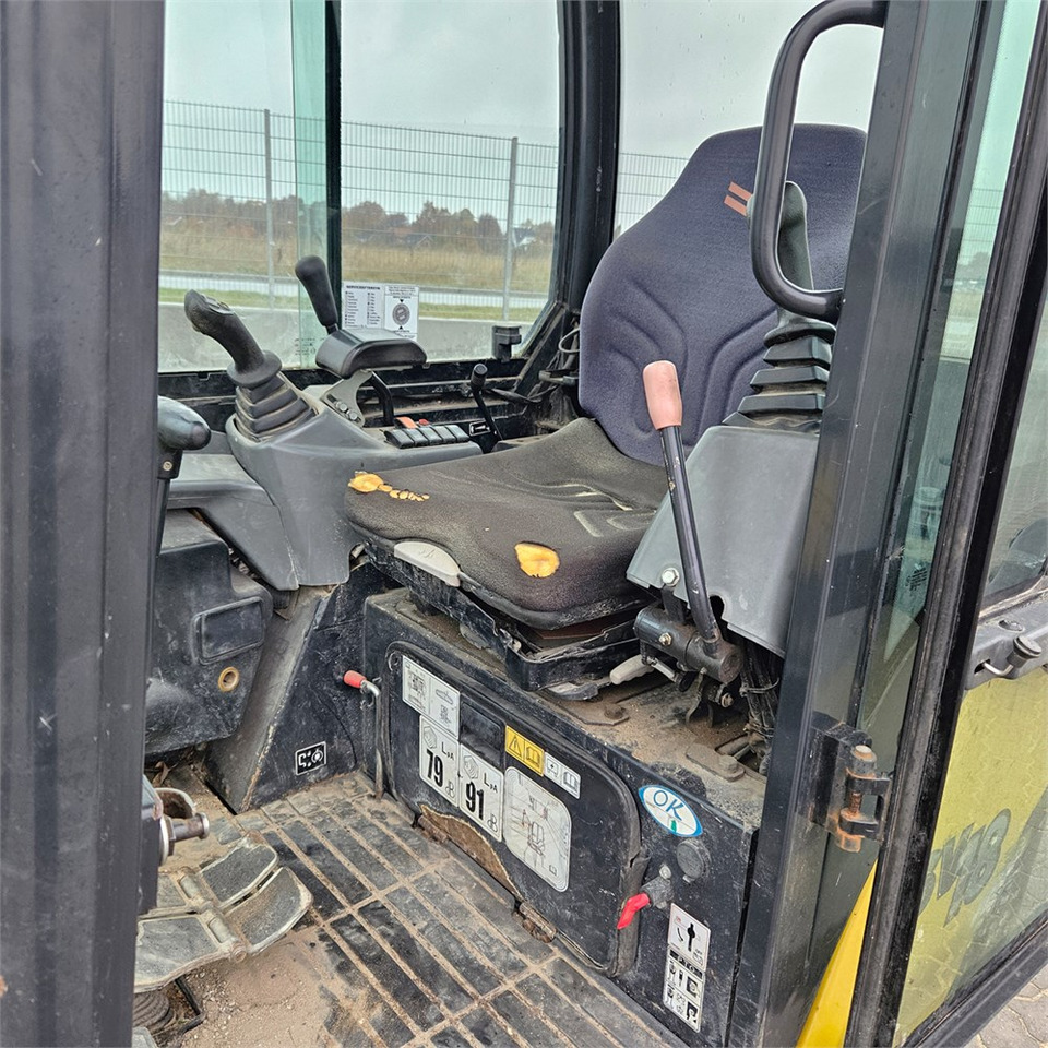 Miniexcavadora Yanmar SV18: foto 8