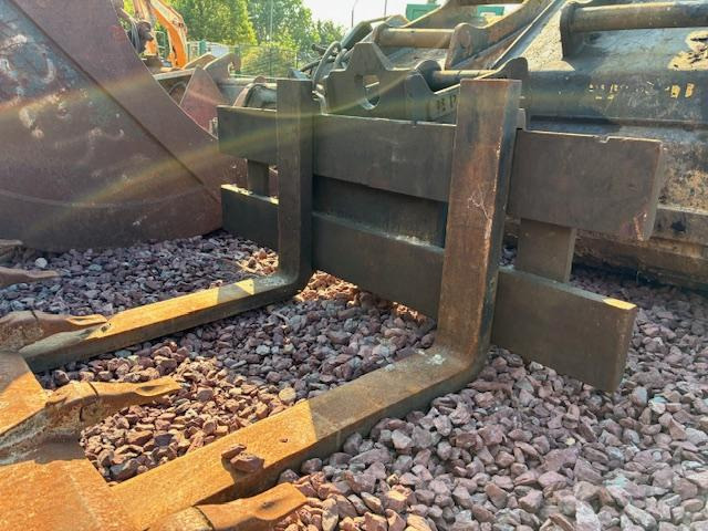 ARDEN EQUIPEMENT LOT EQUIPEMENTS QA 20 - Cazo para excavadora: foto 2 ARDEN EQUIPEMENT LOT EQUIPEMENTS QA 20 - Cazo para excavadora: foto 2