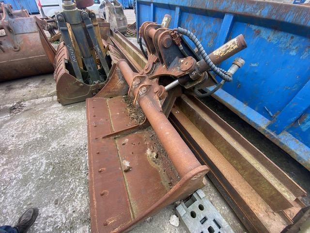 VERACHTER ORIENTABLE & TERRASSEMENT 2M & 1M50 - Cazo para excavadora: foto 2 VERACHTER ORIENTABLE & TERRASSEMENT 2M & 1M50 - Cazo para excavadora: foto 2