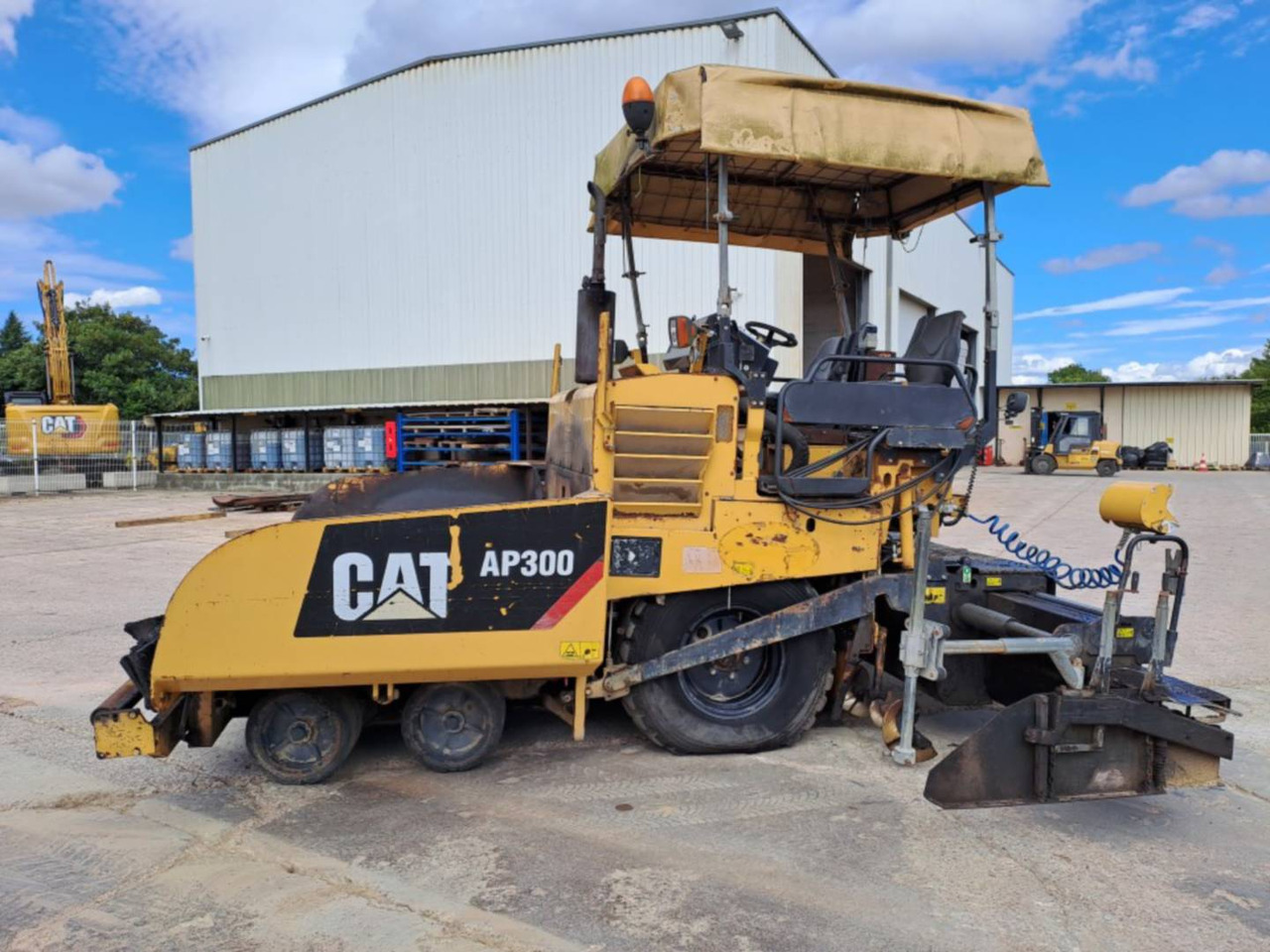 Pavimentadora de asfalto CAT AP300: foto 17