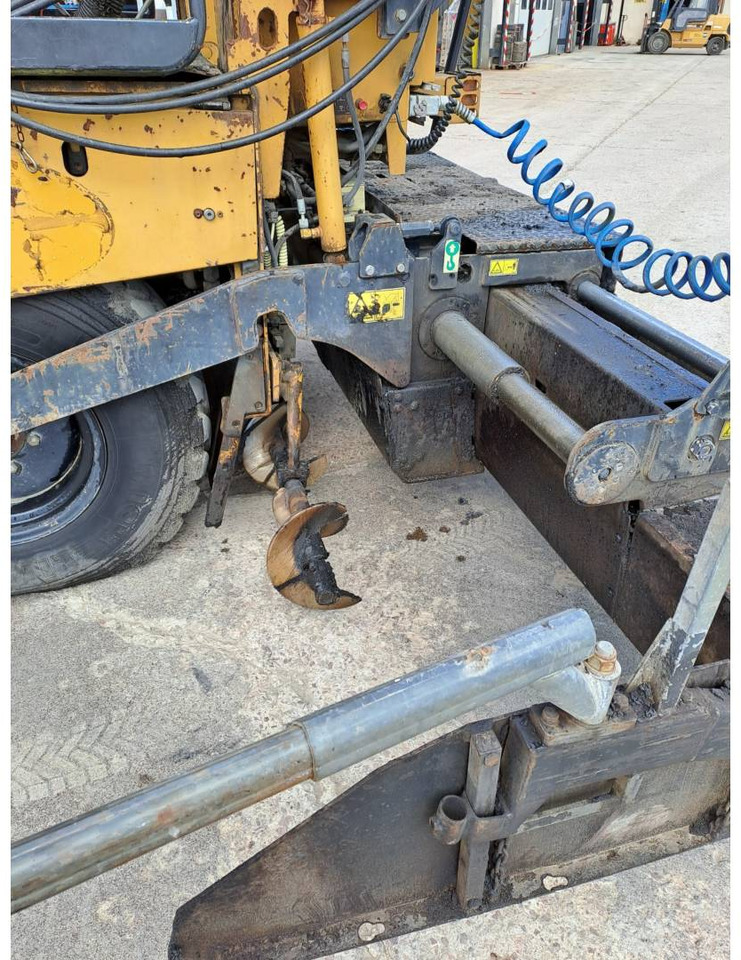 Pavimentadora de asfalto CAT AP300: foto 14