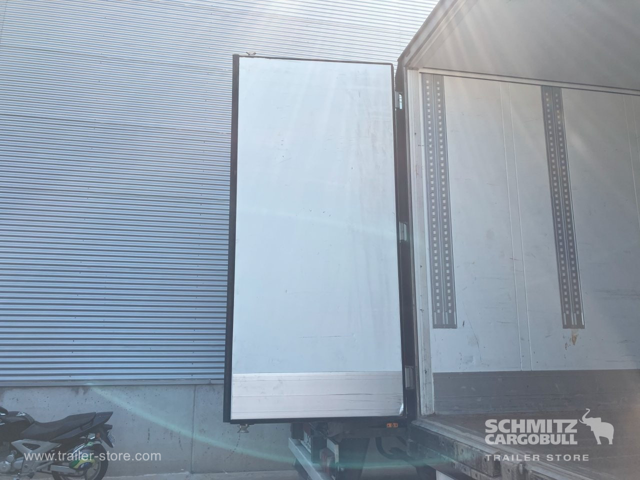 SCHMITZ Semiremolque Frigo Standard Double deck - Semirremolque isotérmico: foto 2 SCHMITZ Semiremolque Frigo Standard Double deck - Semirremolque isotérmico: foto 2
