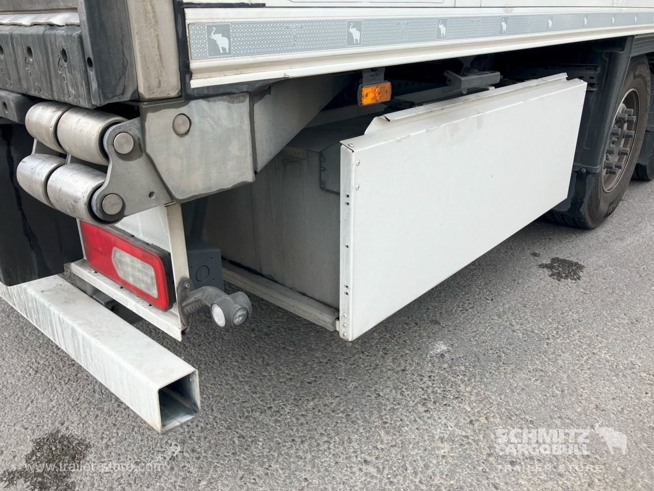SCHMITZ Semiremolque Frigo Standard - Semirremolque isotérmico: foto 2 SCHMITZ Semiremolque Frigo Standard - Semirremolque isotérmico: foto 2